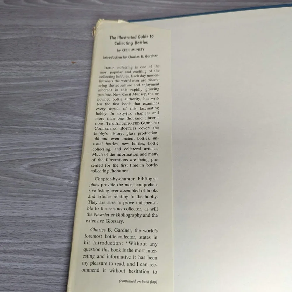 Vintage The Illustrated Guide to Collecting Bottles Hard Cover Book
